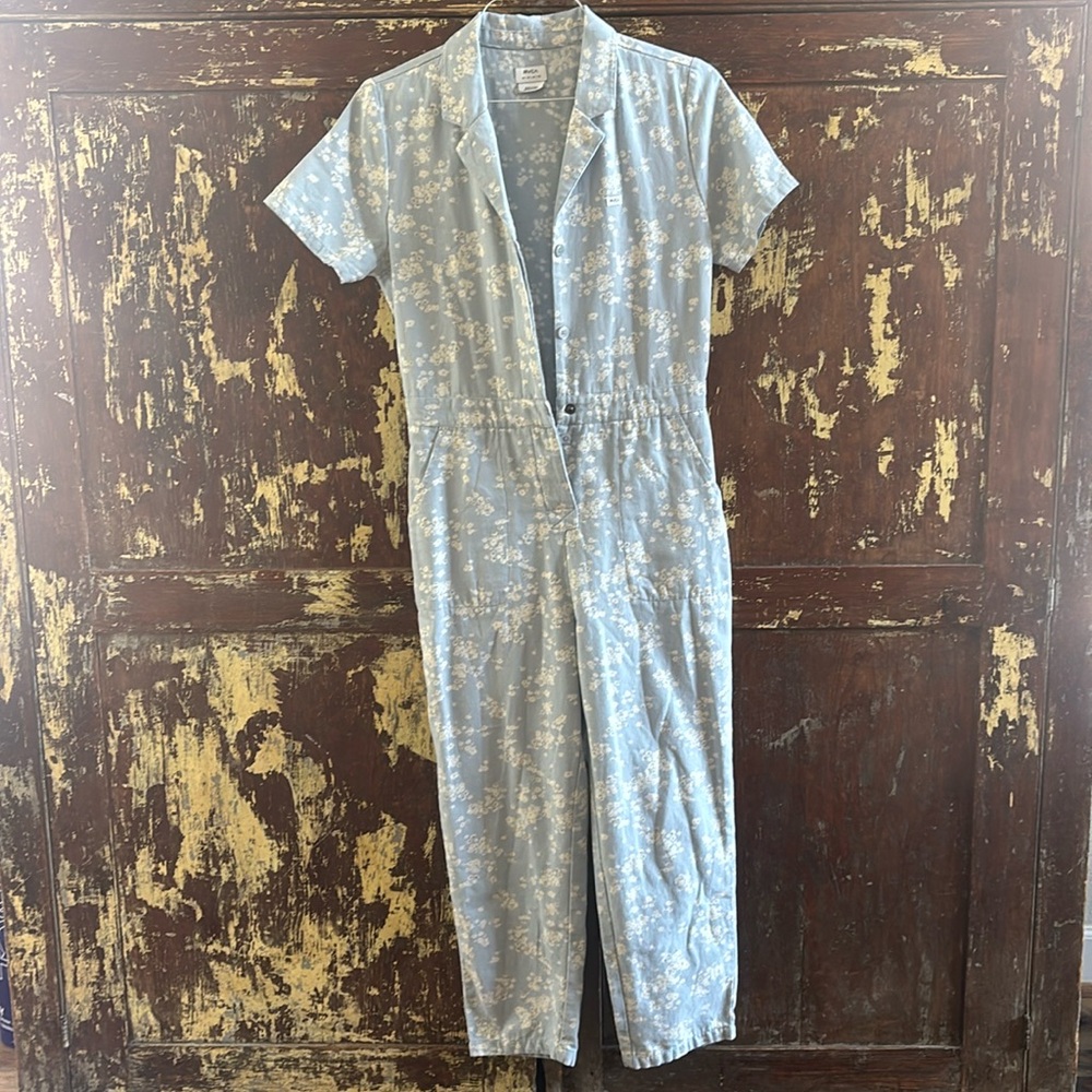 RCVA romper. Size M (10).